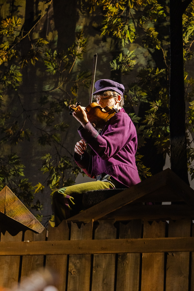 What distinguishes this Fiddler on the Roof most profoundly, however, is its unwavering emotional intelligence. It understands that spectacle alone is not enough—that true theatrical power lies in the delicate balance between scale and sincerity.